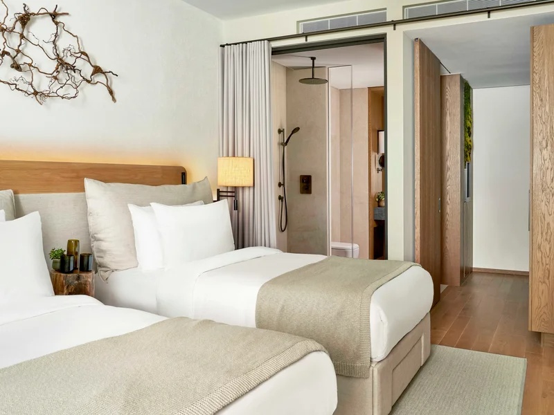 1 Hotel Mayfair — Photo 3