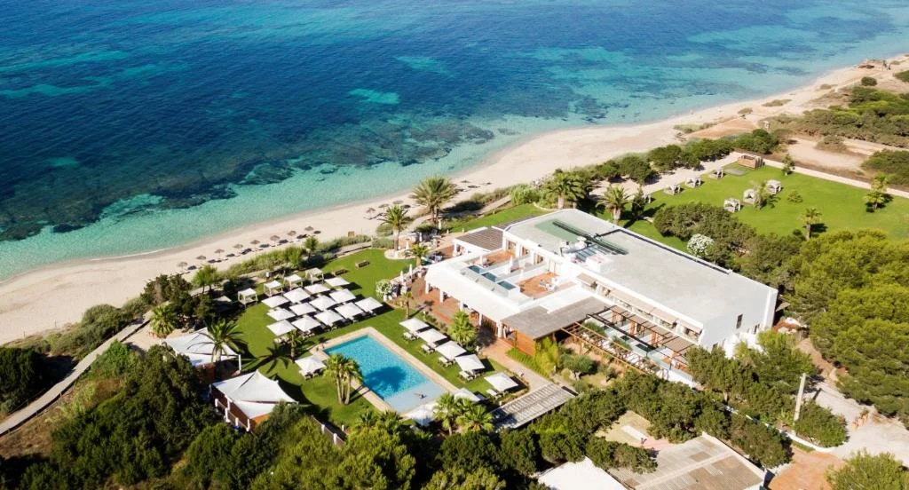 Gecko Hotel & Beach Club — Exterior