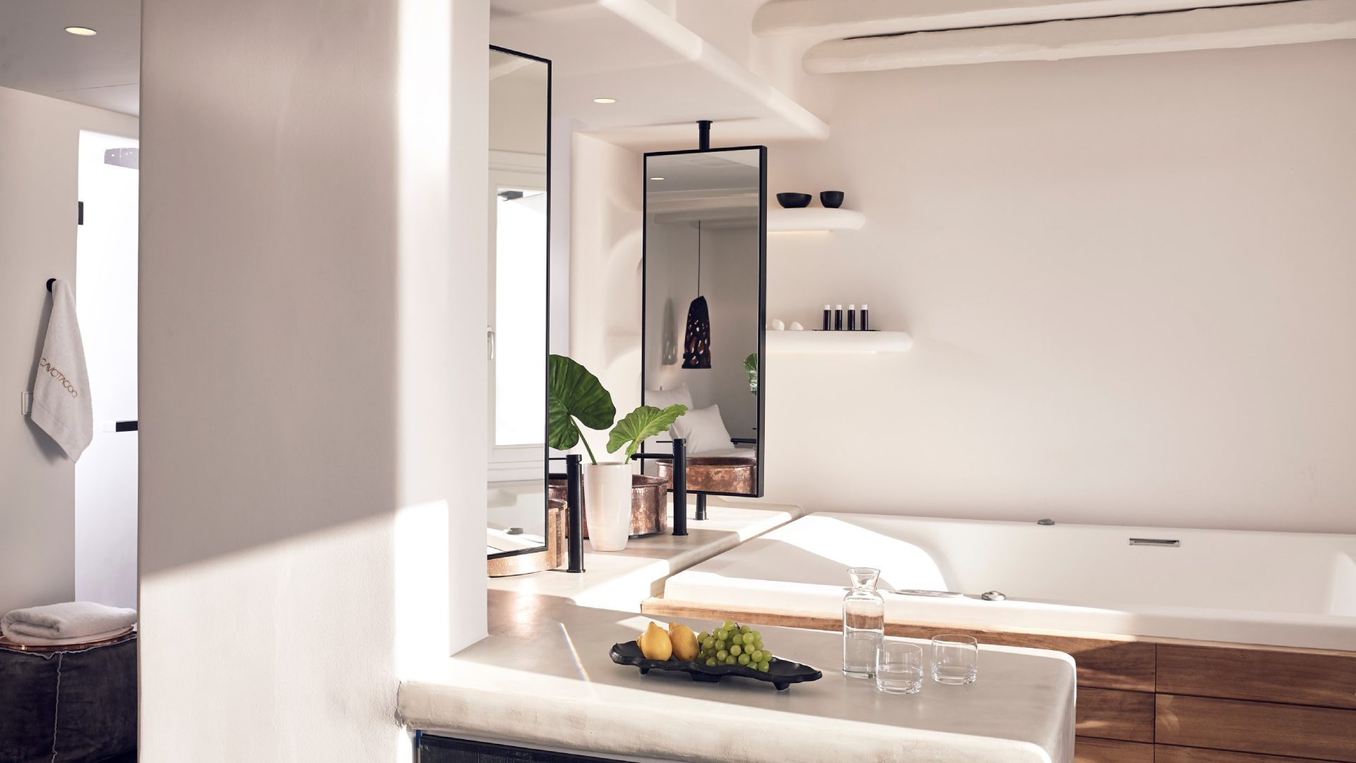 Cavo Tagoo Santorini