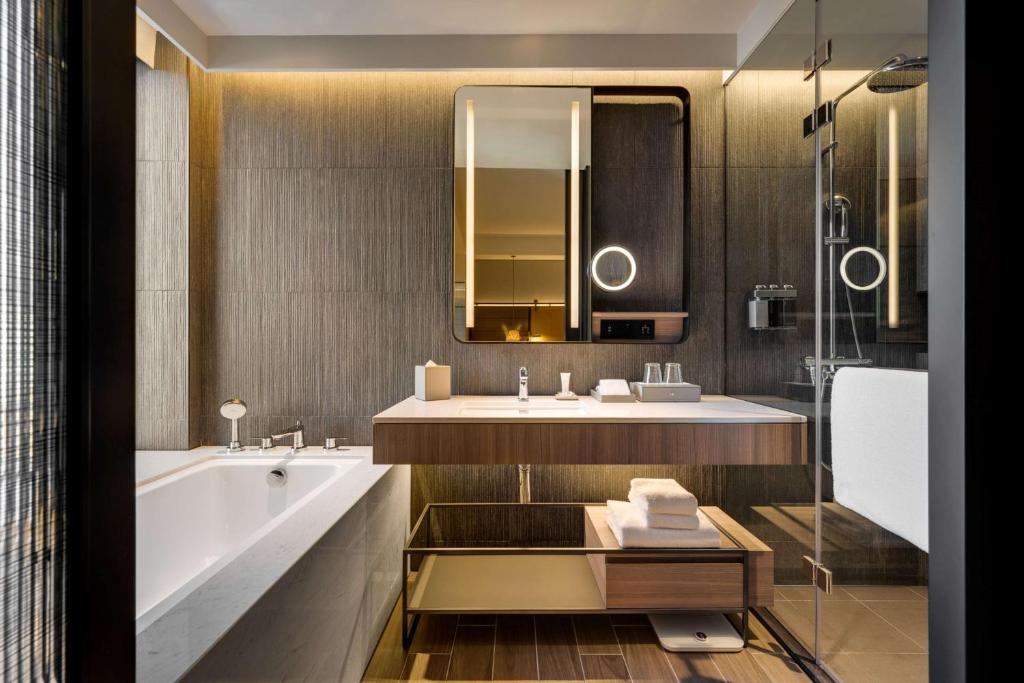 Hotel Resonance Taipei Tapestry Collection by Hilton — Photo 3