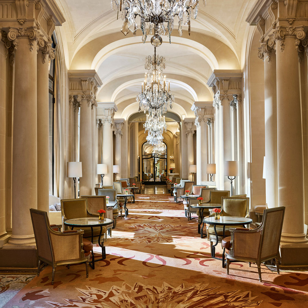 Le Plaza Athénée — Photo 4