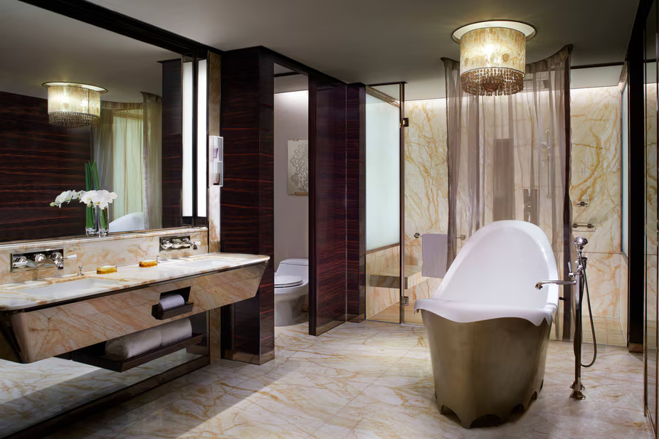The Ritz-Carlton Shanghai, Pudong — Photo 2