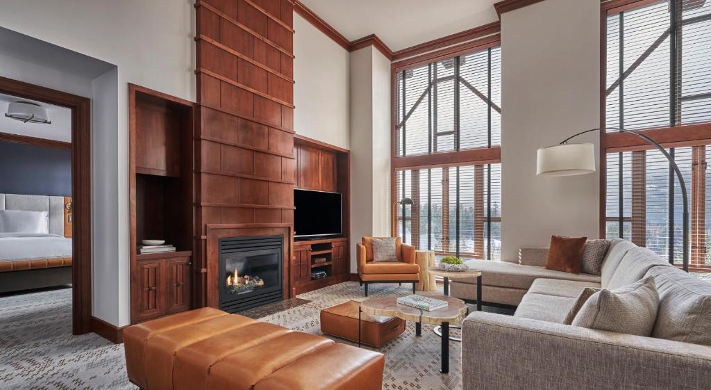 Four Seasons Resort and Residences Whistler — Photo 4